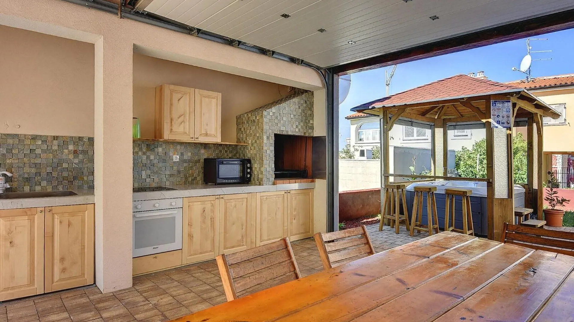 Holiday Home With Terrace And Outdoor Kitchen Medulin 0*,